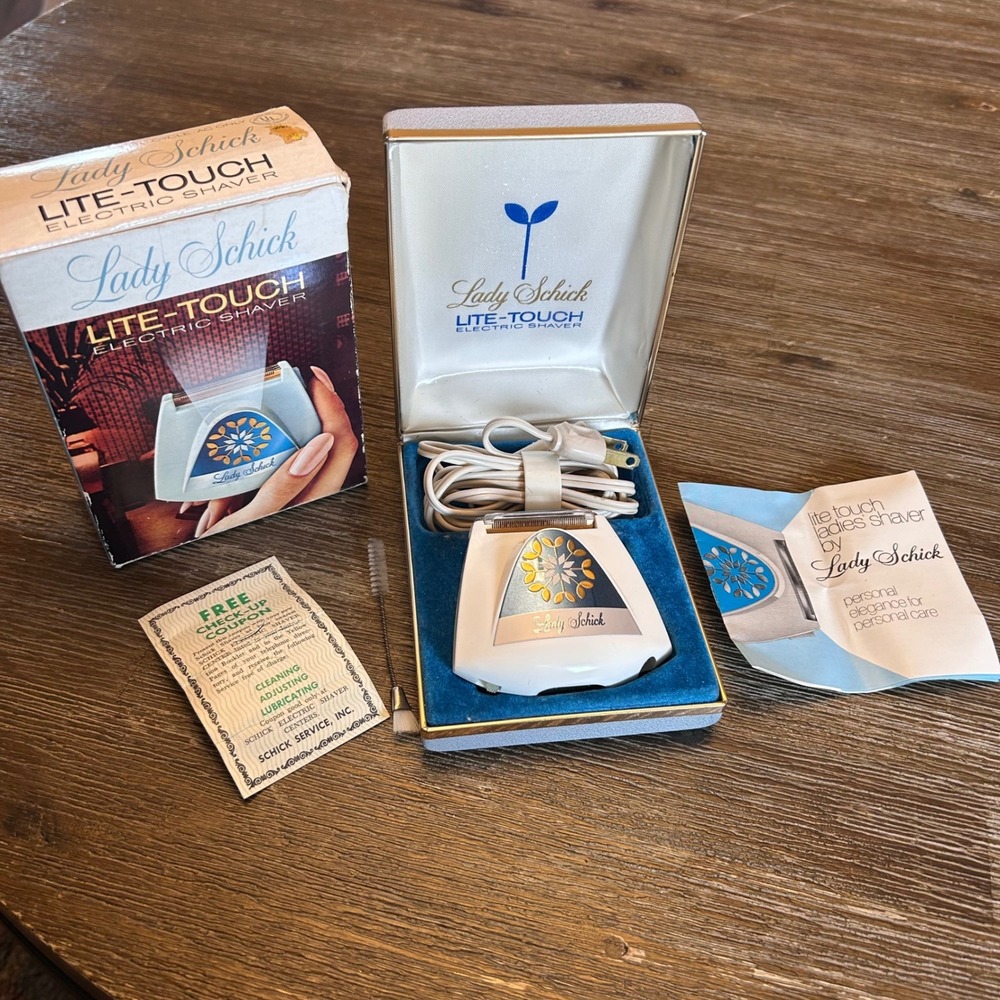 Lady Schick Lite-Touch Electric Shaver Women OS White‎ Blue Vintage Box working